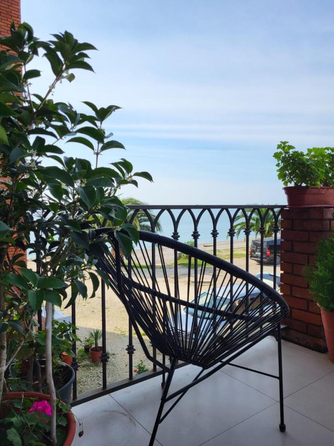 Arsaul Hotel New Athos Buitenkant foto