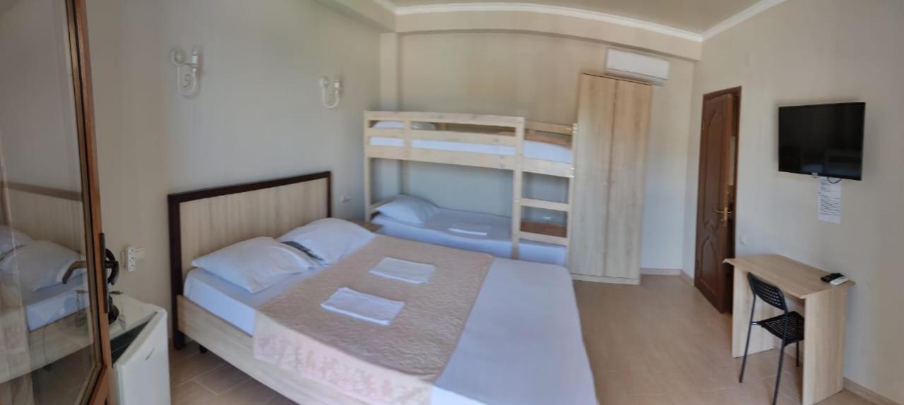 Arsaul Hotel New Athos Buitenkant foto